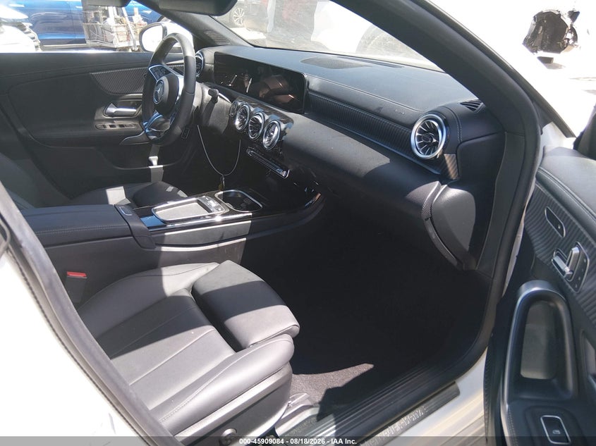 MERCEDES-BENZ CLA 250 COUPE - zdjęcie 5