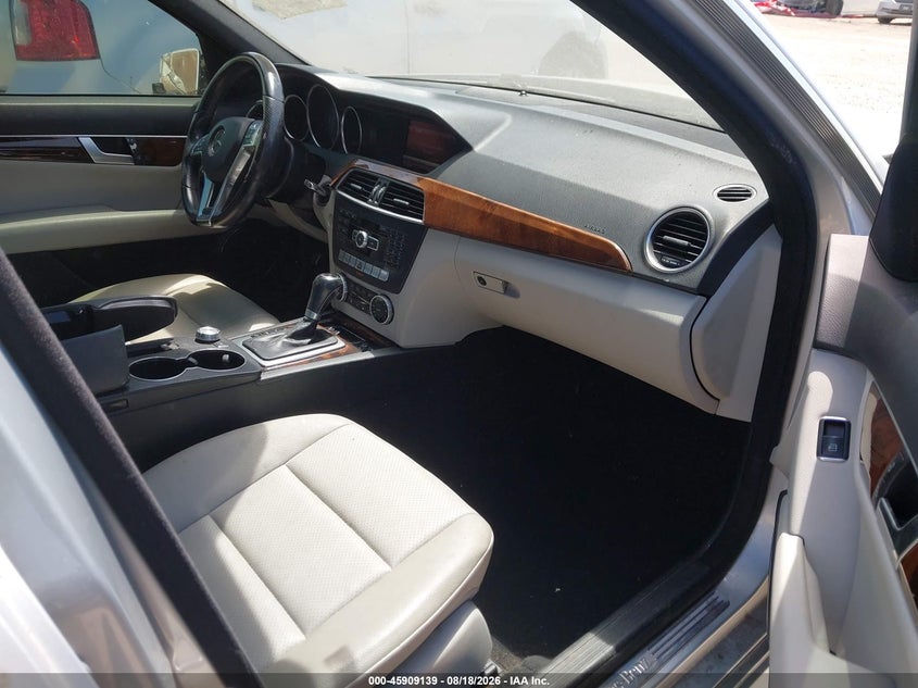 2013 MERCEDES-BENZ C 250 auction photo 5