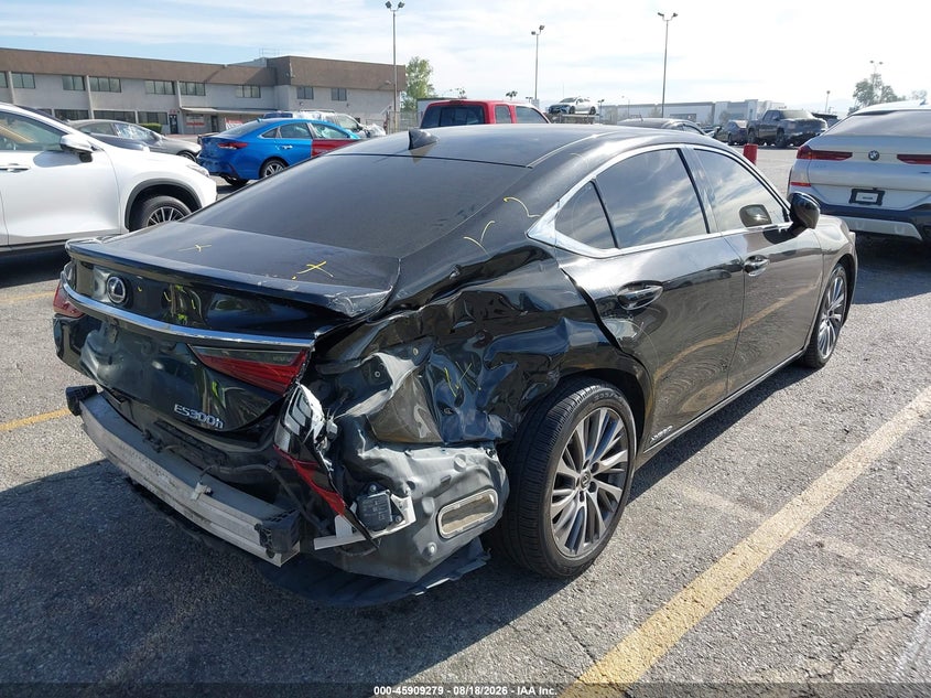 2019 LEXUS ES 300H auction photo 4
