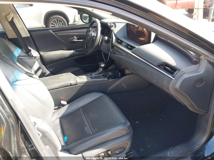 2019 LEXUS ES 300H auction photo 5