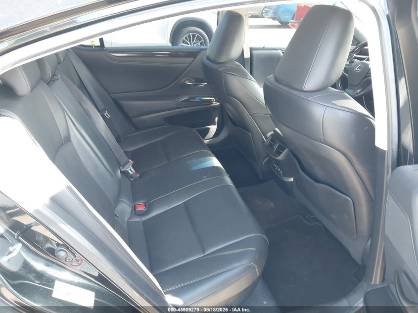 2019 LEXUS ES 300H auction photo 8
