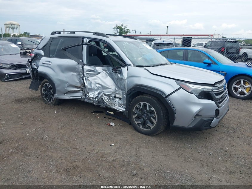 2025 SUBARU FORESTER auction photo 1