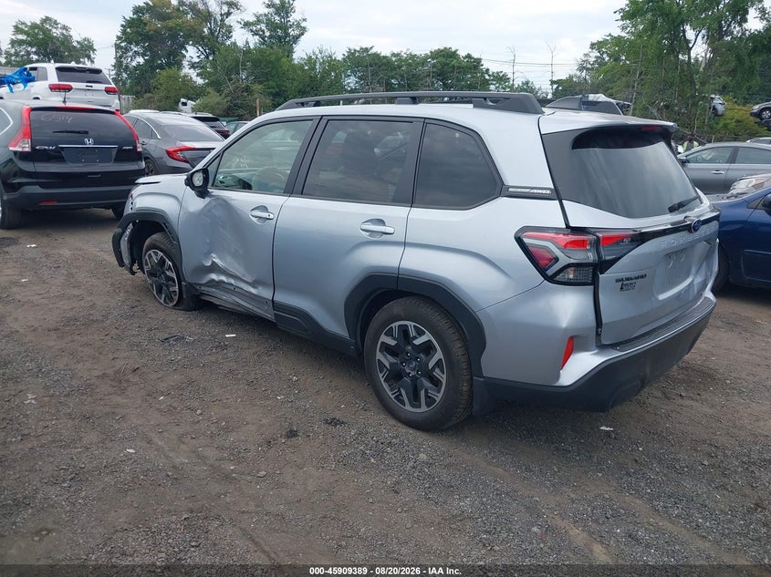 2025 SUBARU FORESTER auction photo 3