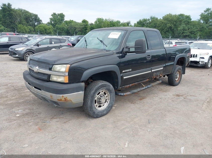 2004 CHEVROLET SILVERADO 2500HD auction photo 2