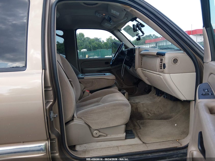 2004 GMC YUKON XL 1500 auction photo 5