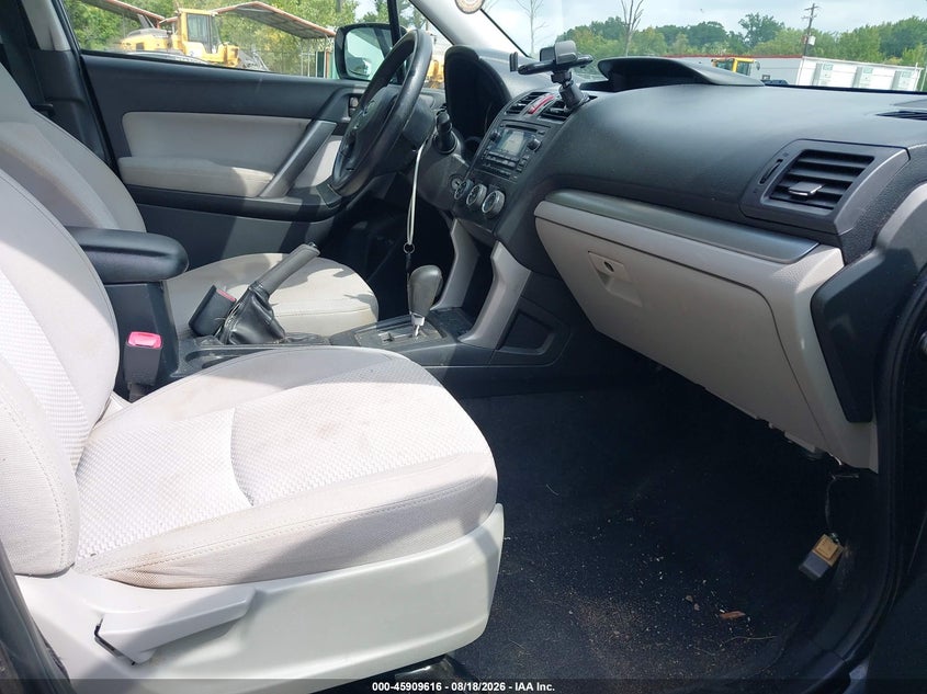 2015 SUBARU FORESTER auction photo 5