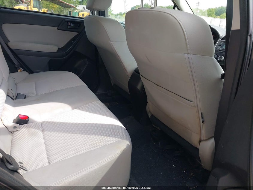 2015 SUBARU FORESTER auction photo 8