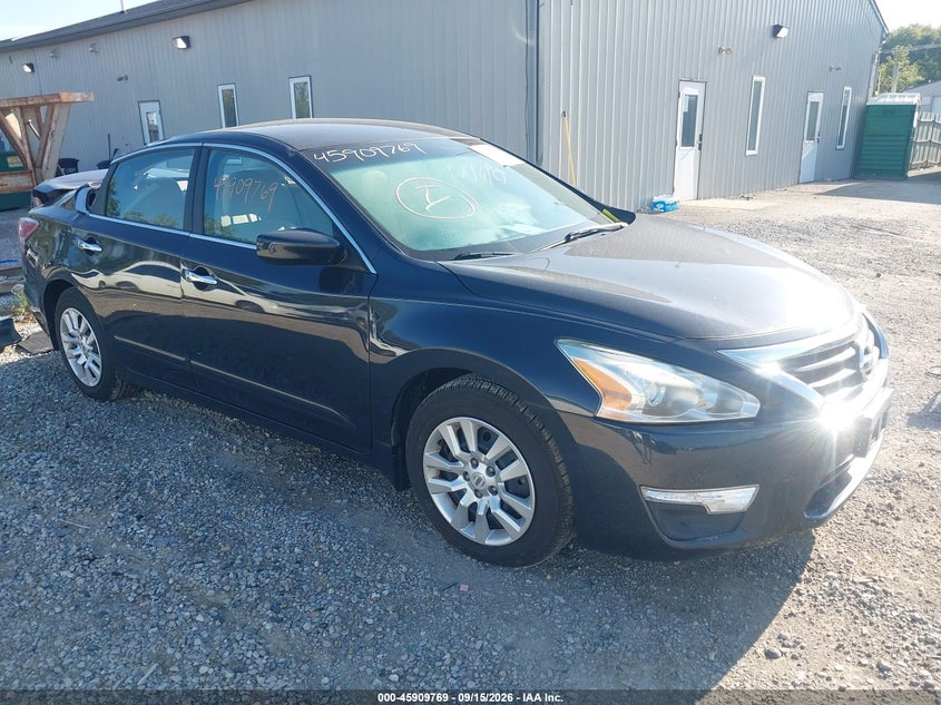 2015 Nissan Altima 2.5 S, Rear, IAAI, VIN 1N4AL3APXFC479064