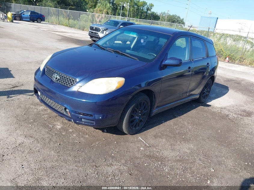 2003 Toyota Matrix, Engine Damage, IAAI, VIN 2T1KR32E23C073826 — photo 2