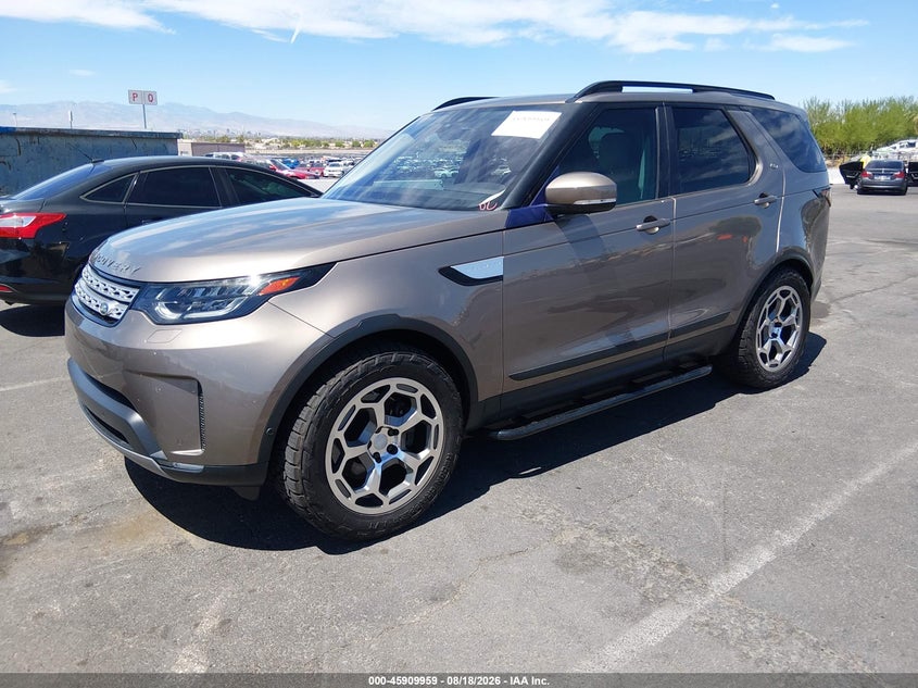 2017 Land Rover Discovery, Front End, IAAI, VIN SALRRBBK4HA017874 — photo 2