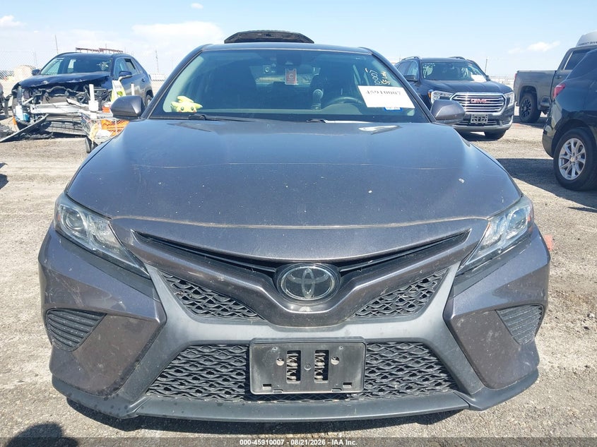 TOYOTA CAMRY - zdjęcie 12