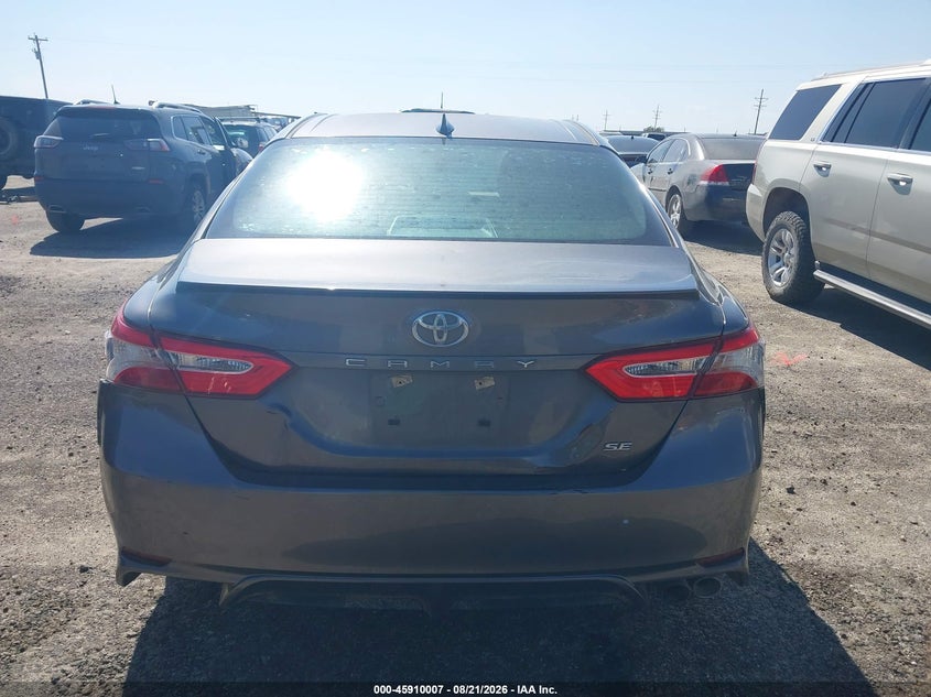 TOYOTA CAMRY - zdjęcie 16