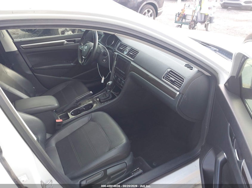 2016 VOLKSWAGEN PASSAT auction photo 5