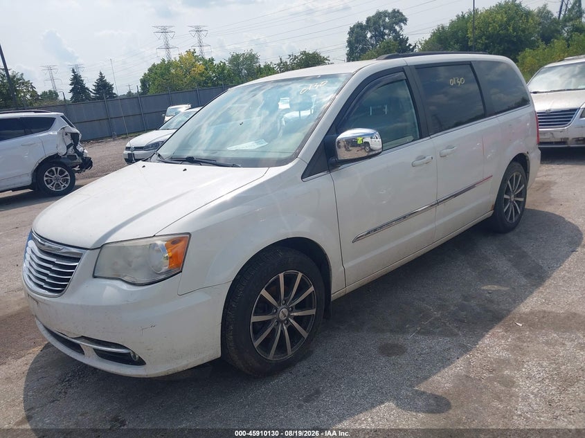2011 Chrysler Town & Country, Normal Wear & Tear, IAAI, VIN 2A4RR8DG8BR635733 — photo 2