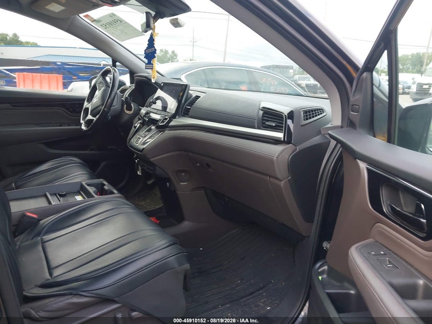 HONDA ODYSSEY 2018 VIN 5FNRL6H98JB081241