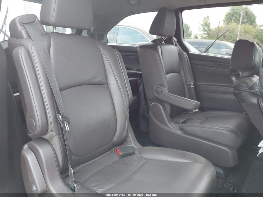 HONDA ODYSSEY 2018 VIN 5FNRL6H98JB081241