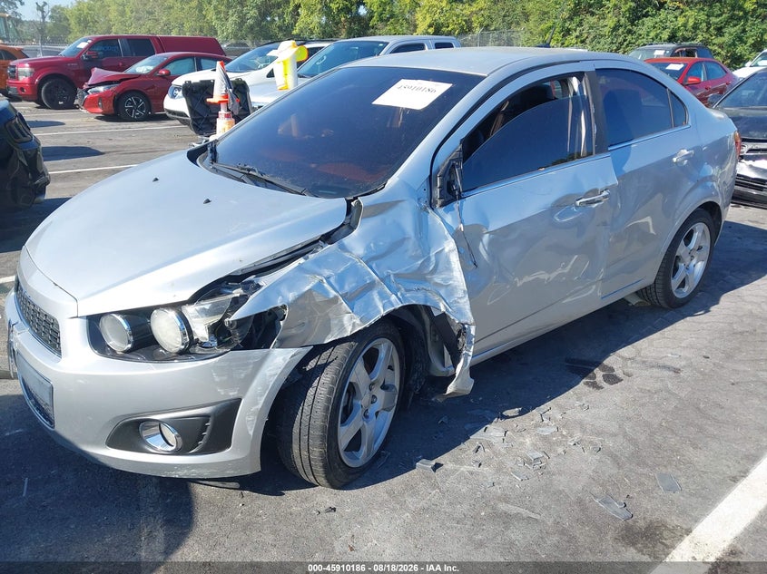 2013 CHEVROLET SONIC auction photo 2