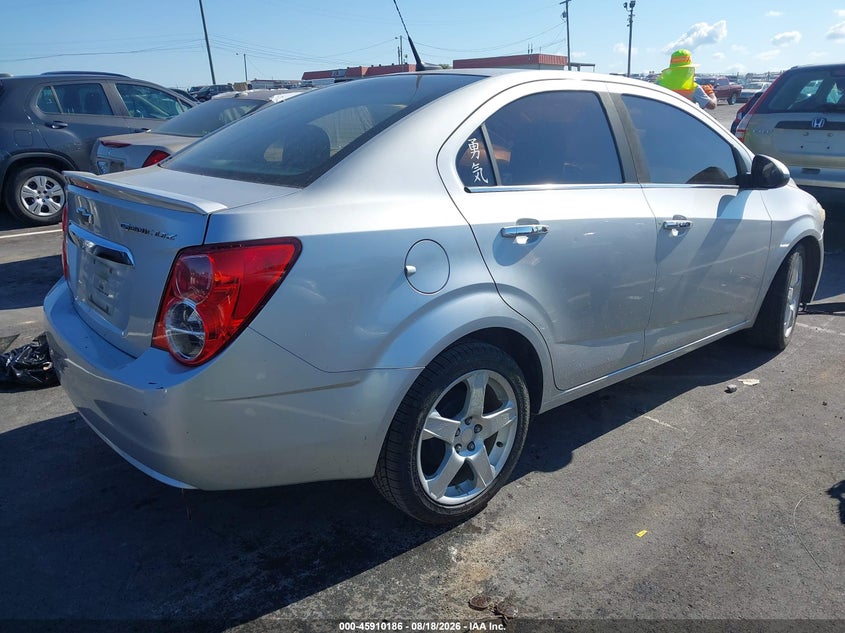 2013 CHEVROLET SONIC auction photo 4