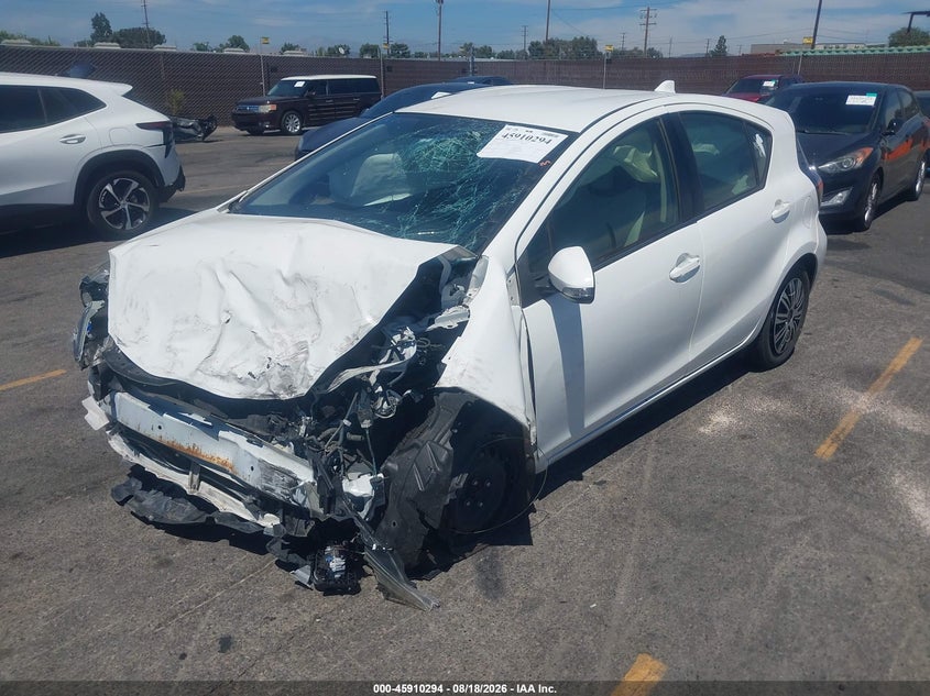 2016 Toyota Prius c, Удар спереди, IAAI, VIN JTDKDTB33G1117873 — фото 2