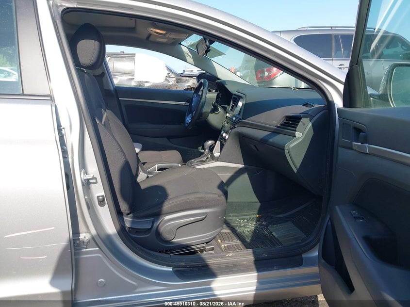 2020 HYUNDAI ELANTRA auction photo 5
