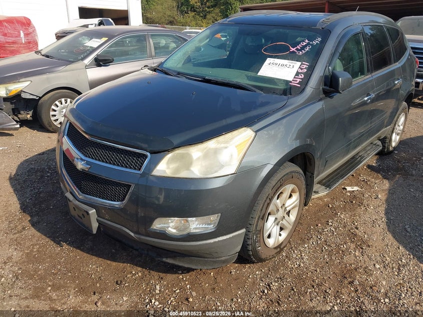 2011 CHEVROLET TRAVERSE auction photo 2
