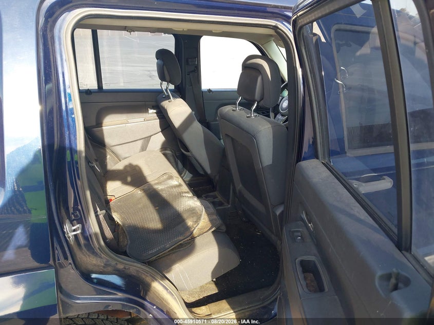 2012 JEEP LIBERTY auction photo 8