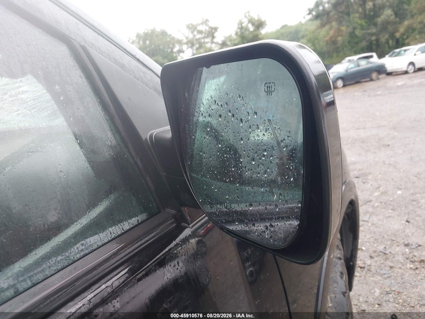 2012 NISSAN ARMADA auction photo 5