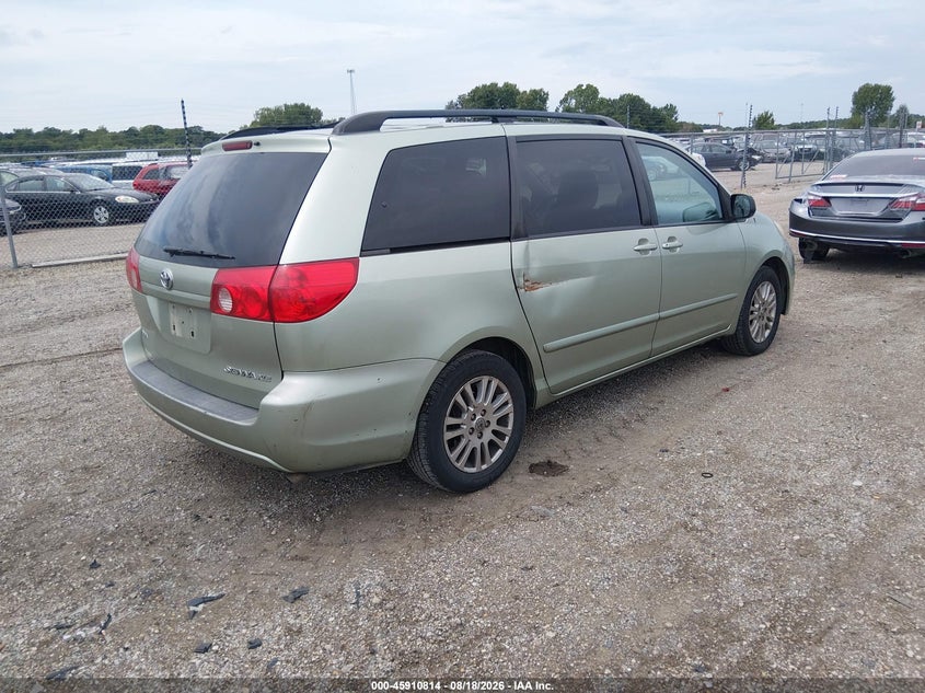 2010 TOYOTA SIENNA auction photo 4