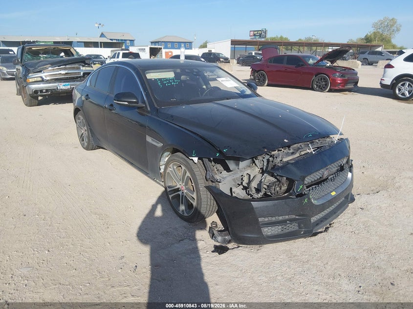 JAGUAR XE - zdjęcie 14
