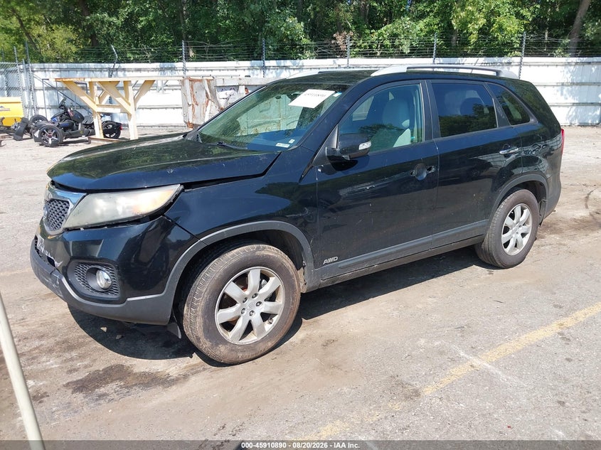 2011 Kia Sorento, Front End, IAAI, VIN 5XYKTCA10BG143133 — photo 2