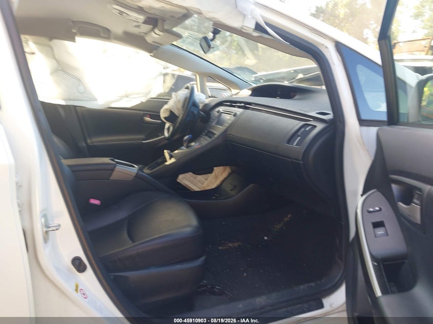 2013 TOYOTA PRIUS auction photo 5