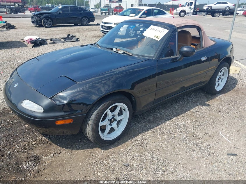 1994 Mazda MX-5, Right Side, IAAI, VIN JM1NA3532R0504828 — photo 2