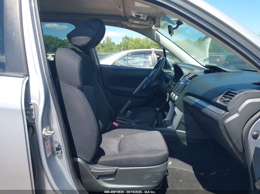 2017 SUBARU FORESTER auction photo 5