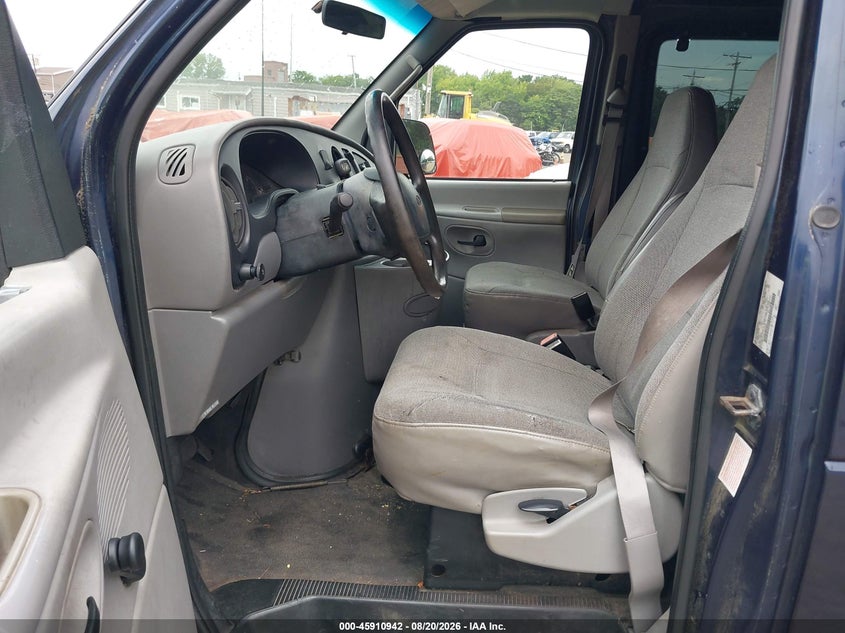 2001 FORD E-150 auction photo 5