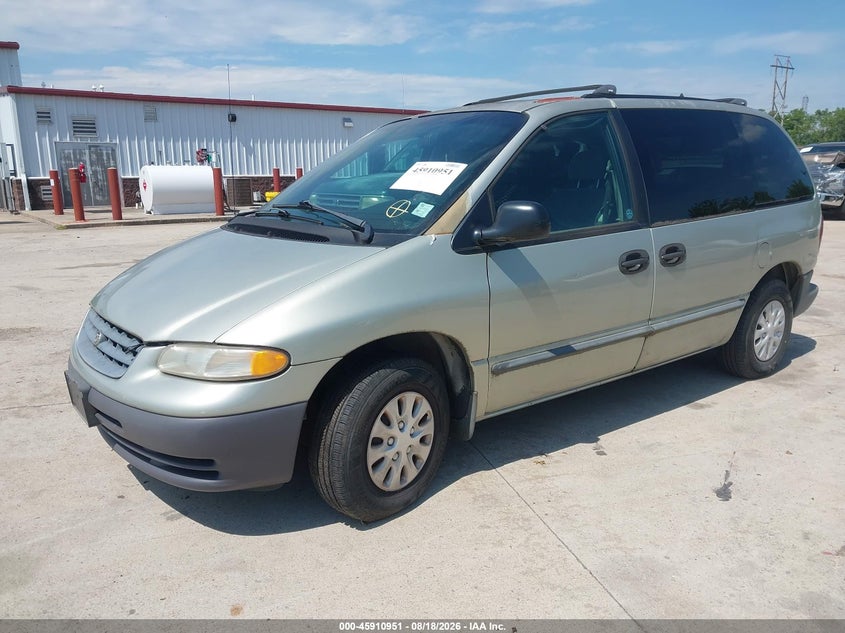 2000 Chrysler Voyager, Normal Wear & Tear, IAAI, VIN 2C4GJ2533YR824666 — photo 2