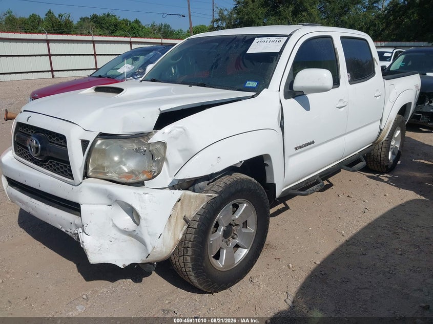 2011 TOYOTA TACOMA auction photo 2
