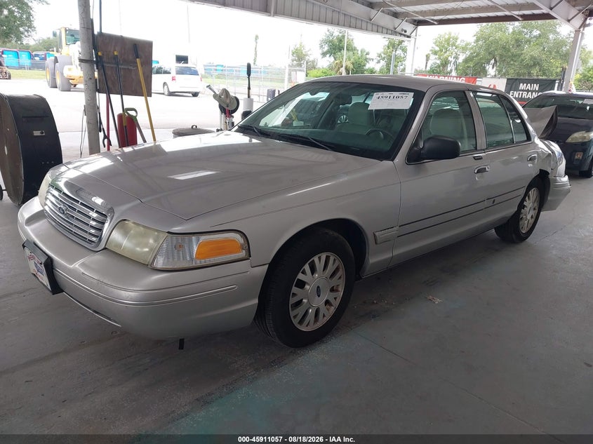 2005 FORD CROWN VICTORIA auction photo 2