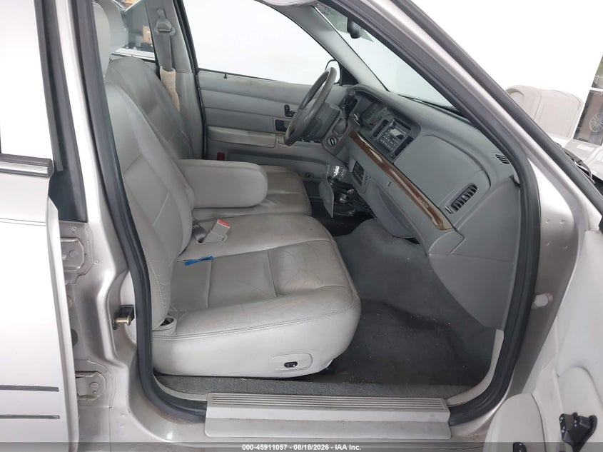 2005 FORD CROWN VICTORIA auction photo 5