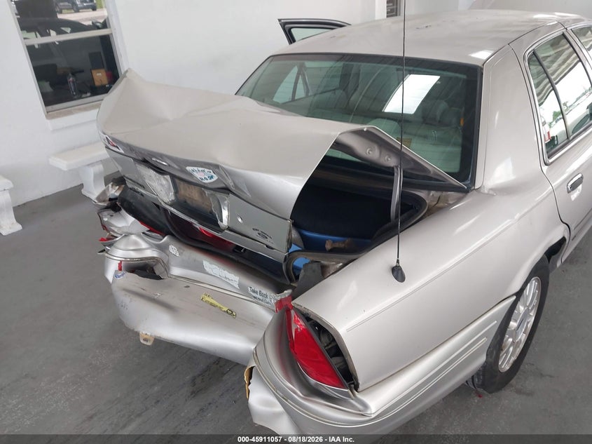 2005 FORD CROWN VICTORIA auction photo 6