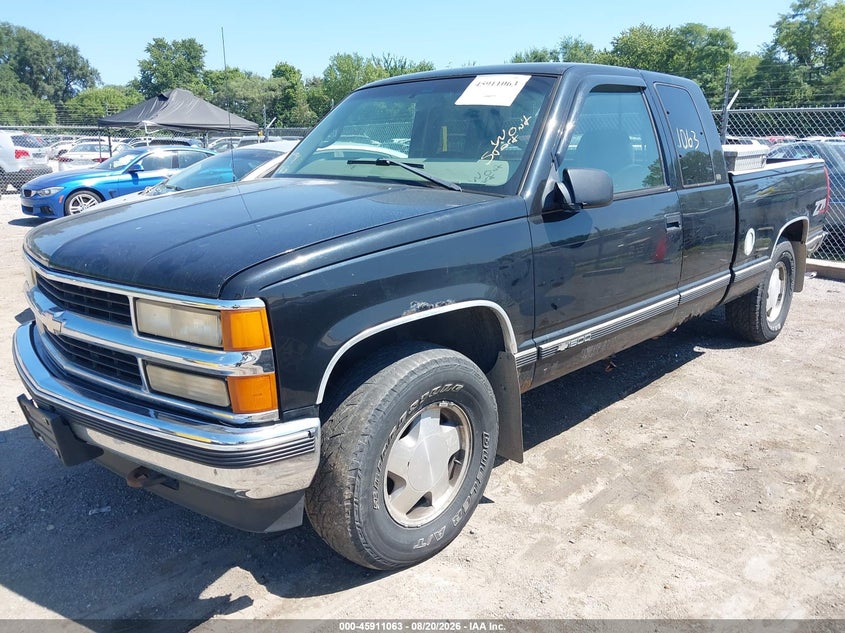 1997 CHEVROLET K1500 auction photo 2