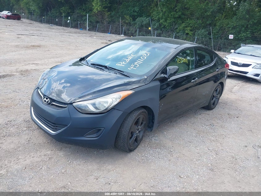 2013 HYUNDAI ELANTRA auction photo 2