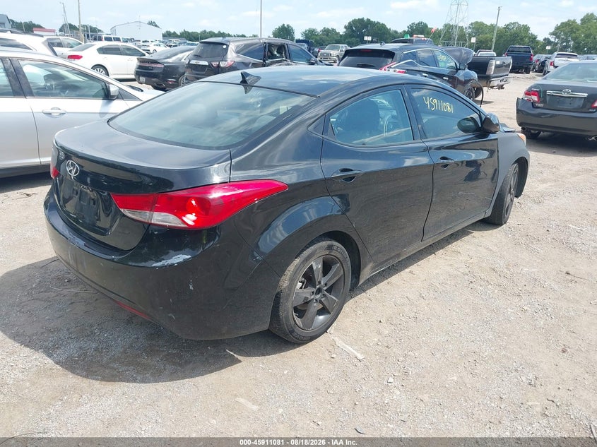 2013 HYUNDAI ELANTRA auction photo 4