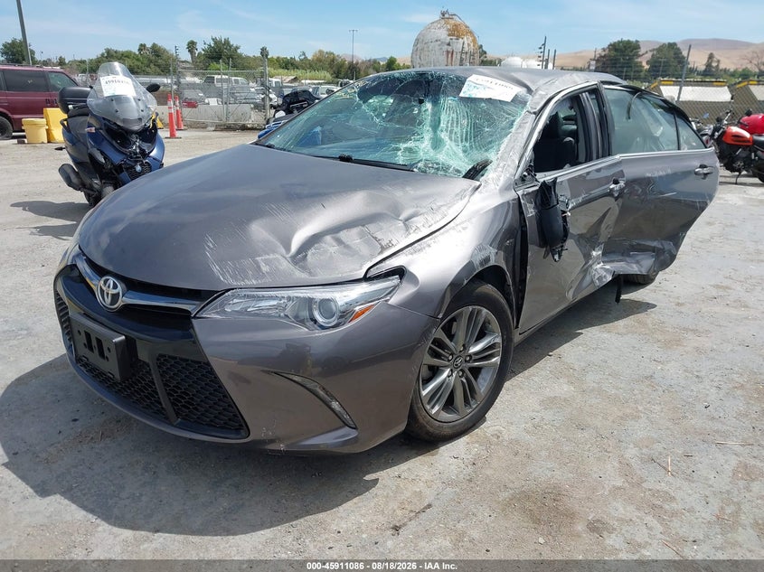 2017 Toyota Camry, Переворот, IAAI, VIN 4T1BF1FK4HU787928 — фото 2