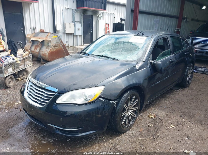 2012 Chrysler 200, Front End, IAAI, VIN 1C3CCBAB5CN208421 — photo 2