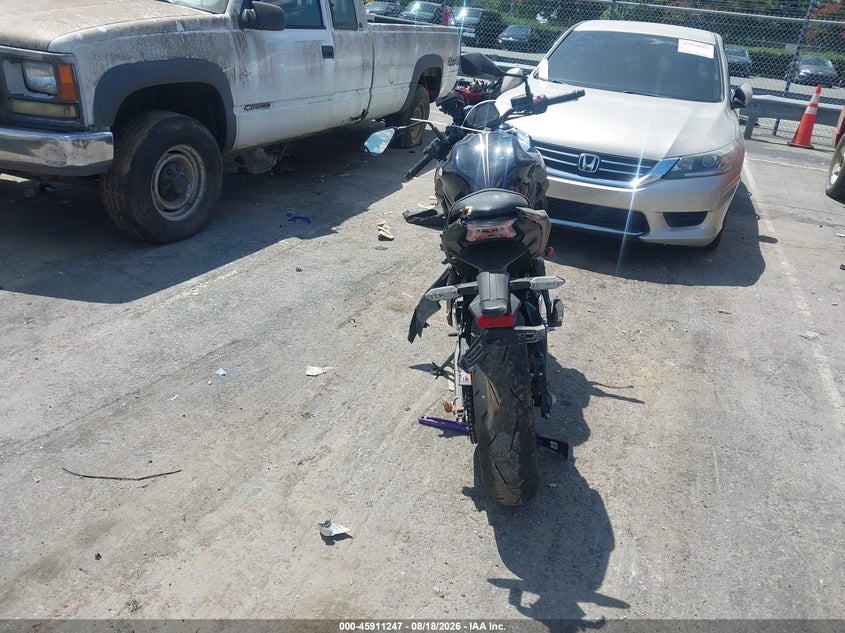 KAWASAKI ER650 2025