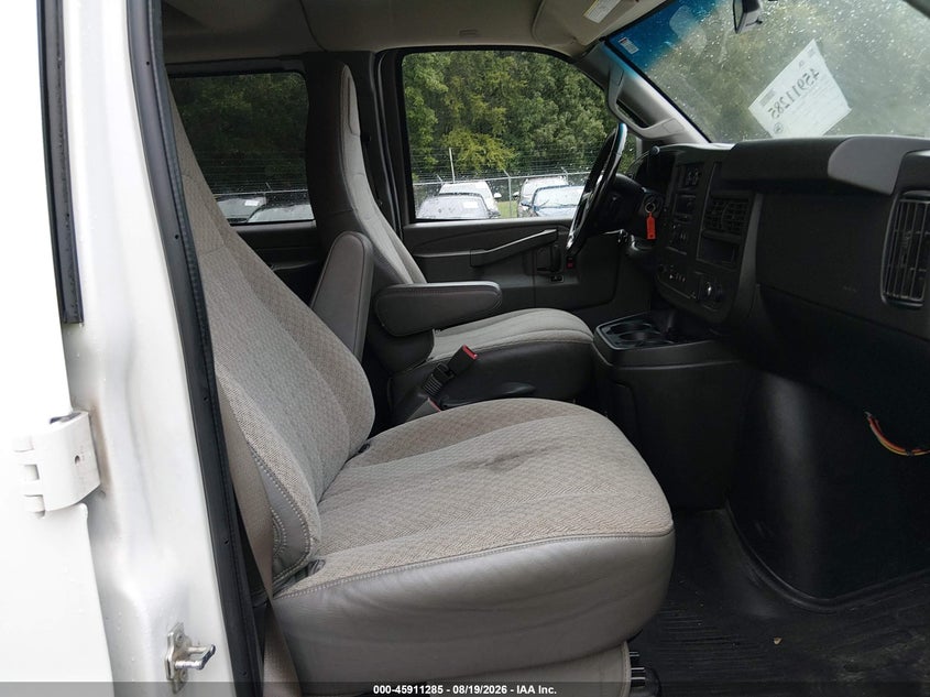 CHEVROLET EXPRESS PASSENGER 2020 VIN 1GAWGEFPXL1256449