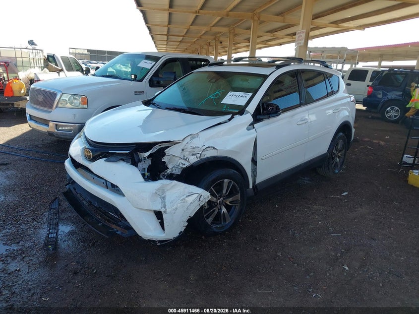 2017 Toyota RAV 4, Обычный износ, IAAI, VIN 2T3RFREV9HW564218 — фото 2