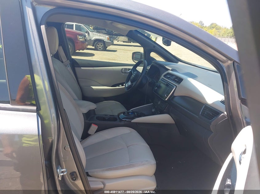 2018 NISSAN LEAF auction photo 5