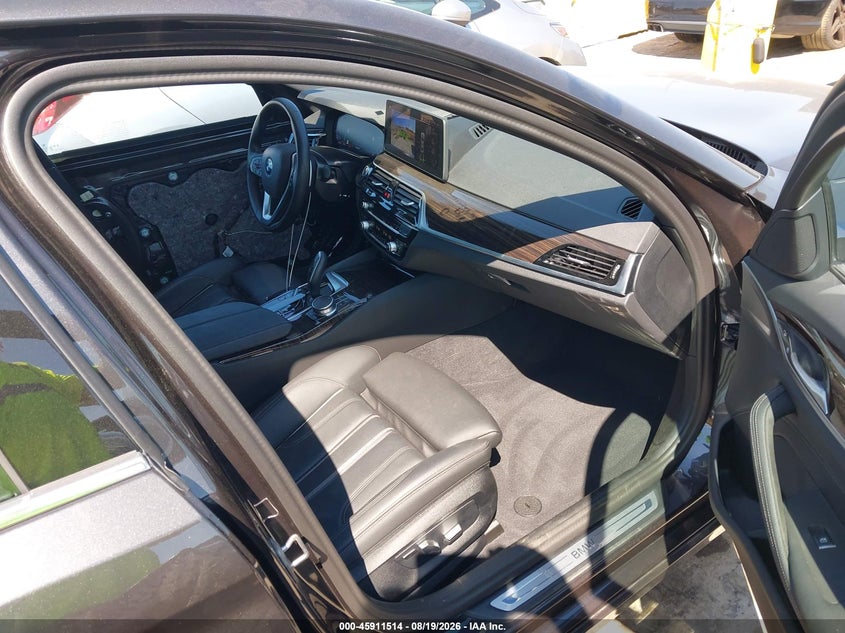 2023 BMW 530E auction photo 5