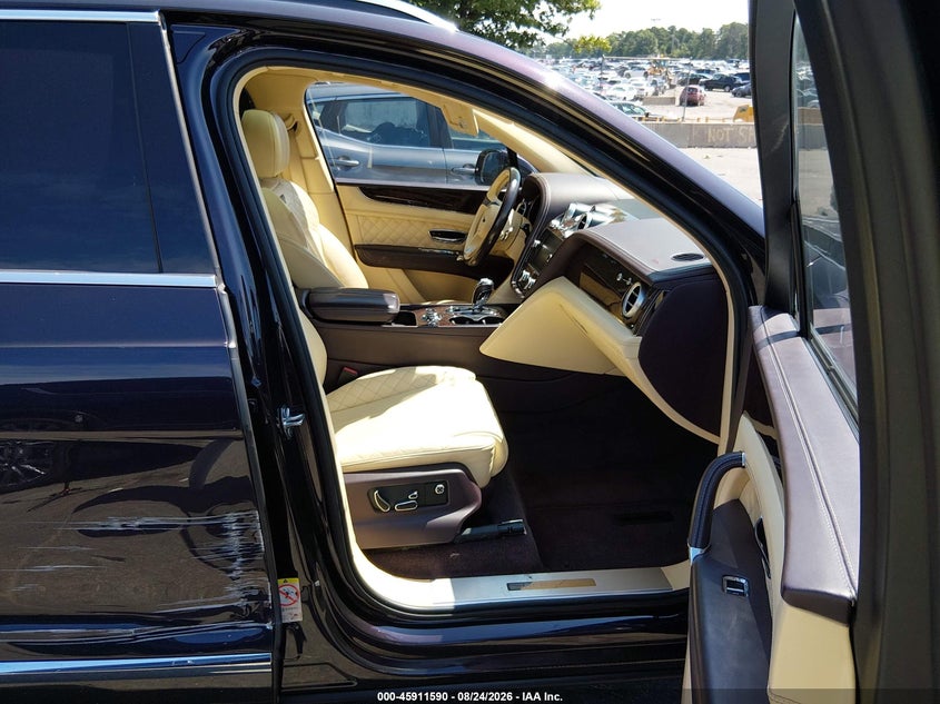 2017 BENTLEY BENTAYGA auction photo 5